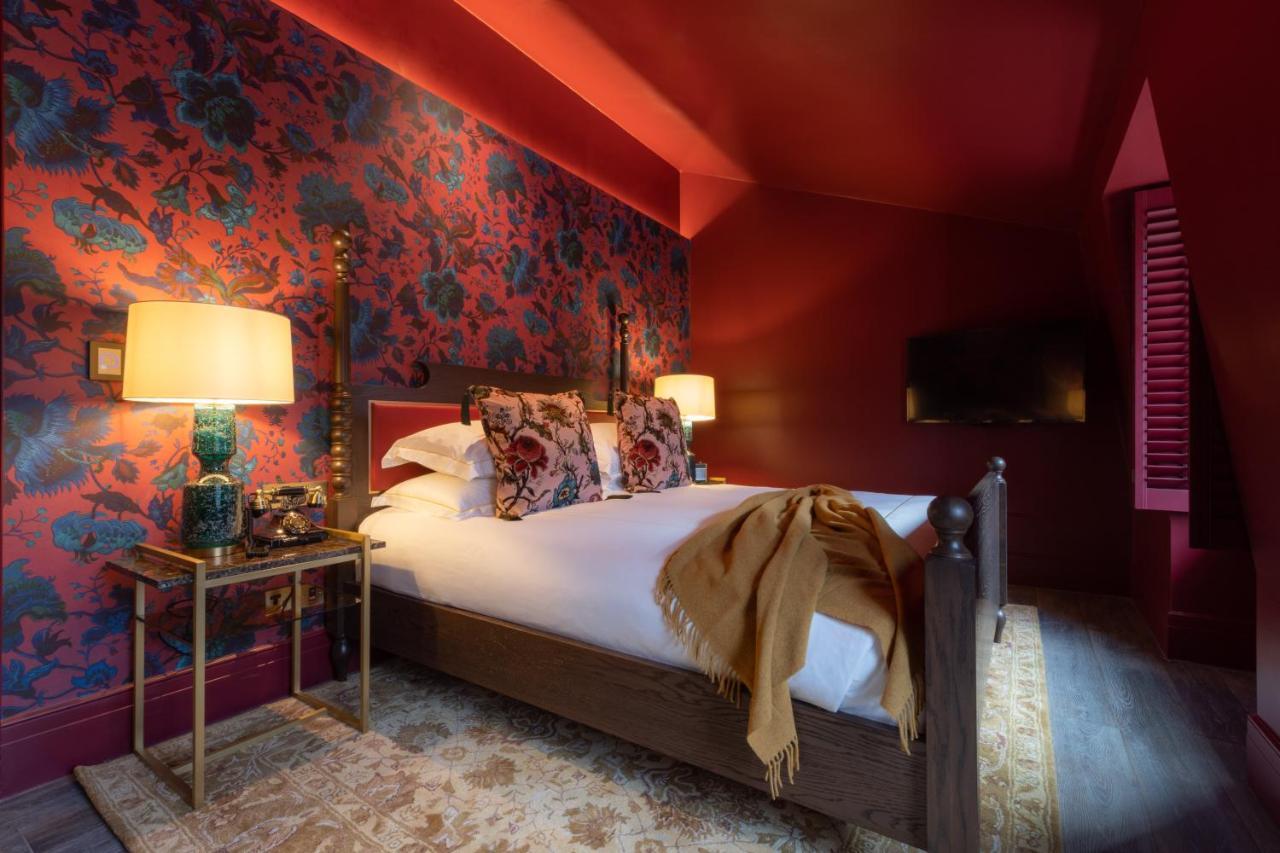 Sun Street Hotel Shoreditch London Eksteriør bilde A bedroom at The Mitre